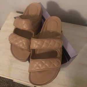 Madden Girl- Brian Sandal NWT